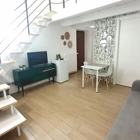 Гостьовий будинок Station - Centro 3*